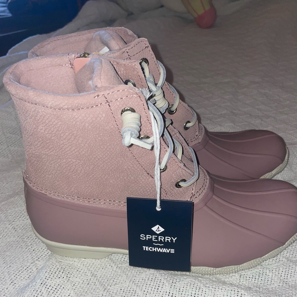 NWT Sperry Women’s Pink Saltwater Duckboots